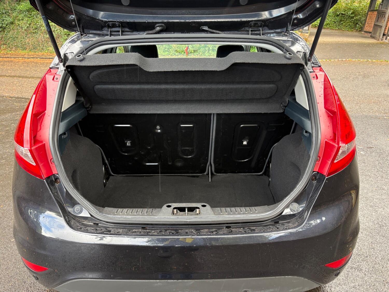 Used Ford Fiesta 2011 for sale - 76670776: Photo 11