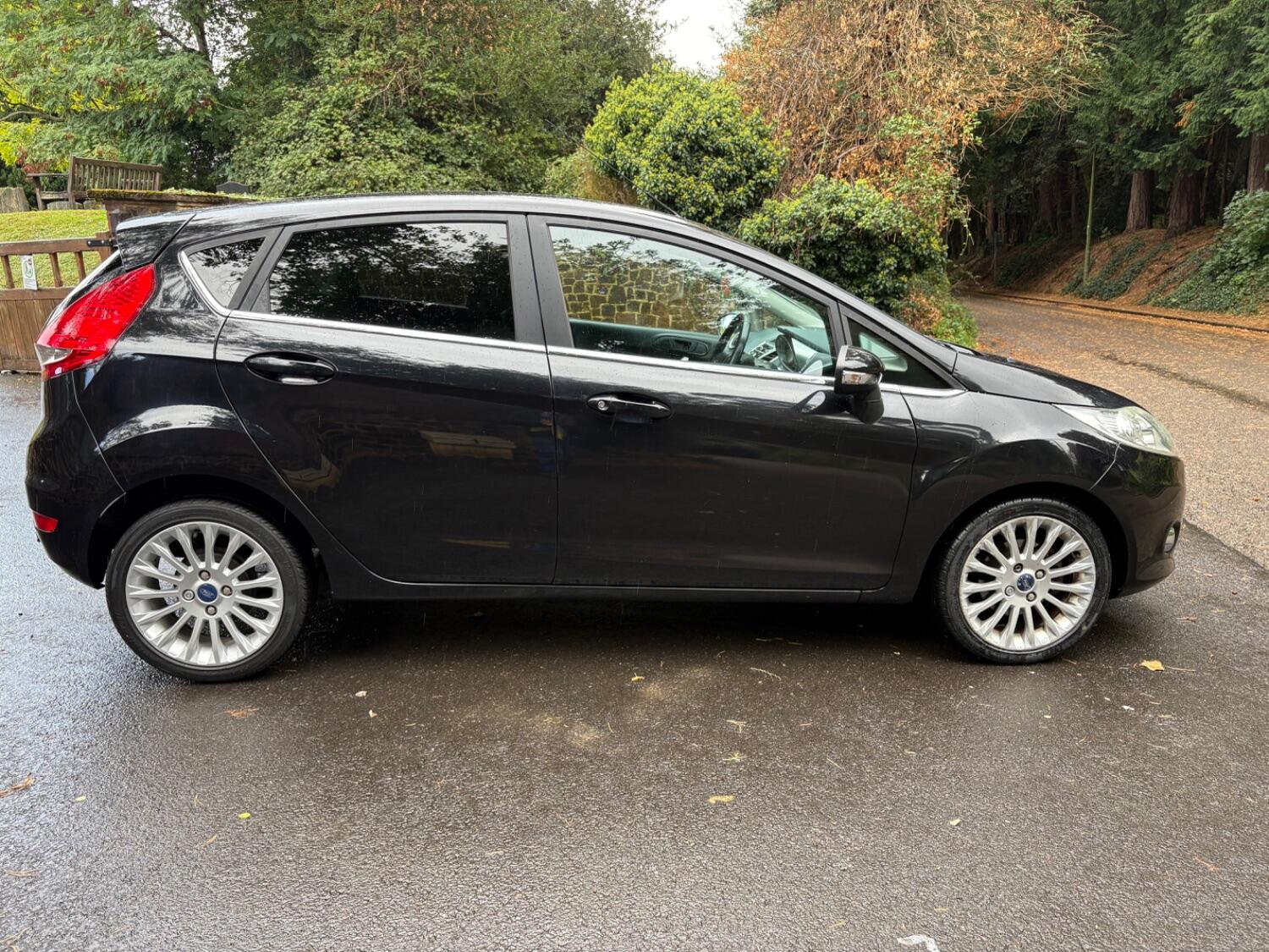 Used Ford Fiesta 2011 for sale - 76670776: Photo 8