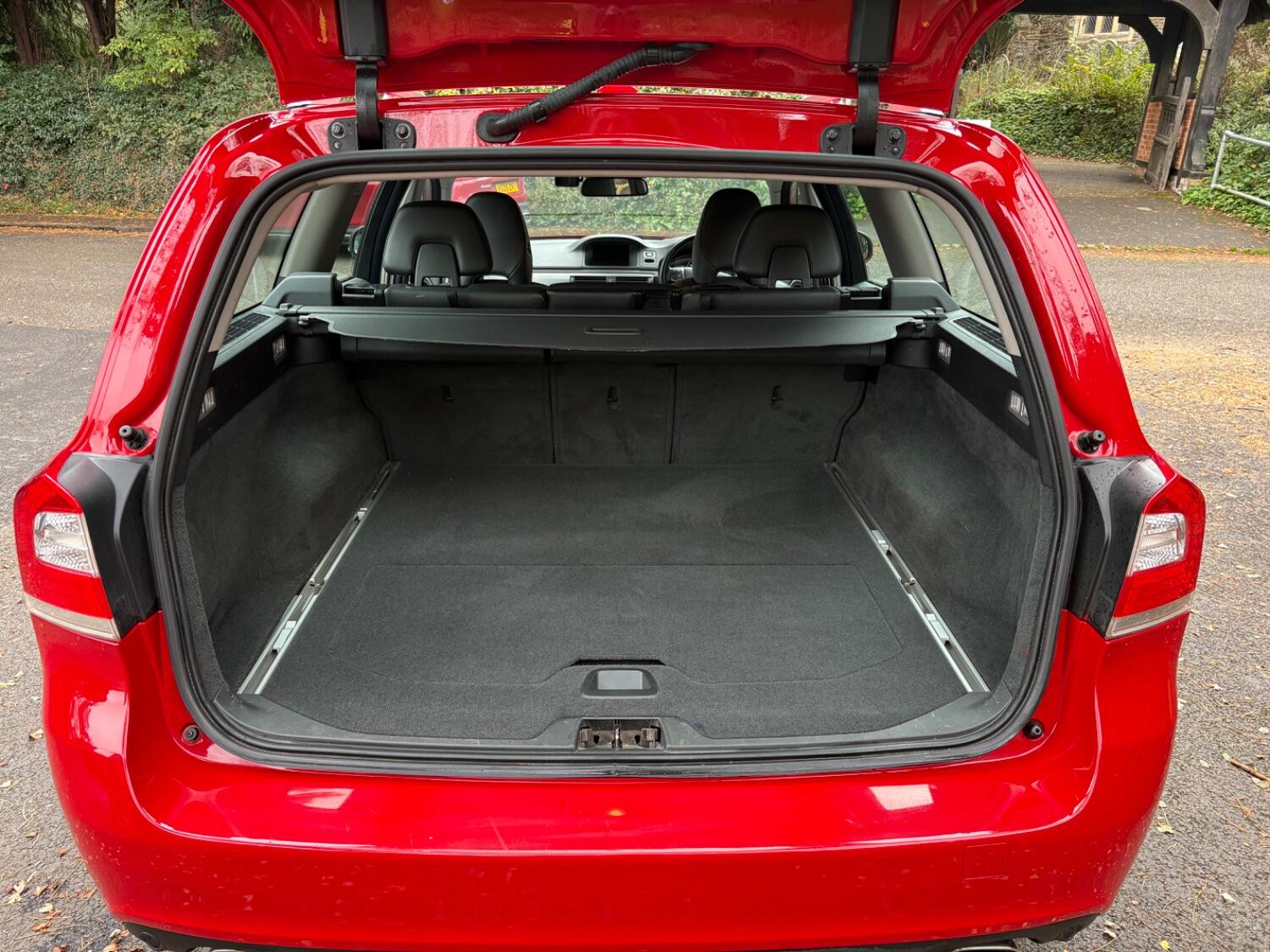 Used Volvo V70 2014 for sale - 77019069: Photo 11