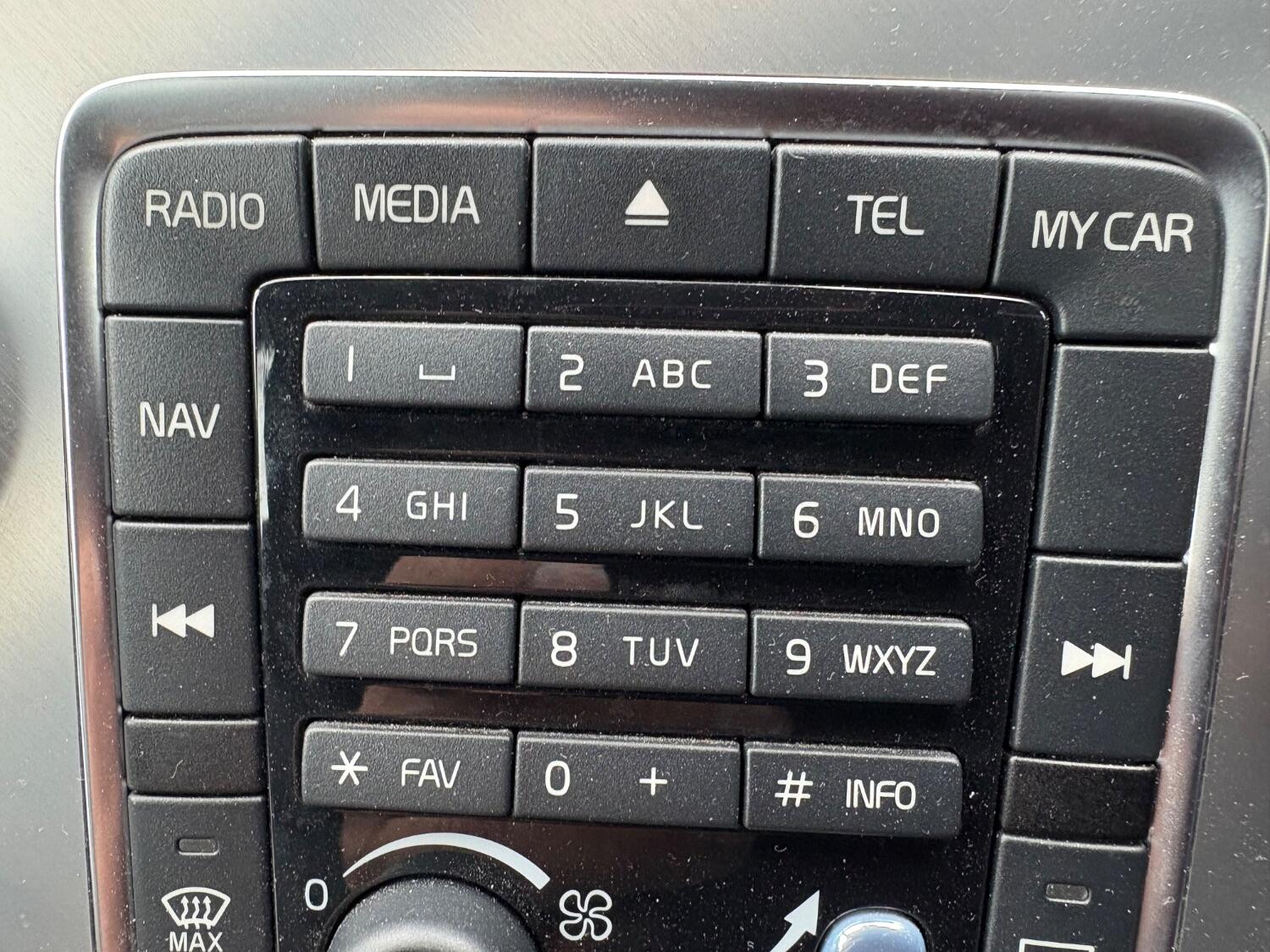 Used Volvo V70 2014 for sale - 77019069: Photo 31