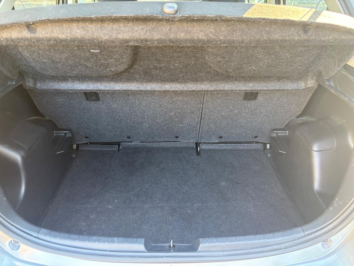 Used Toyota Yaris 2015 for sale - 76670739: Photo 10