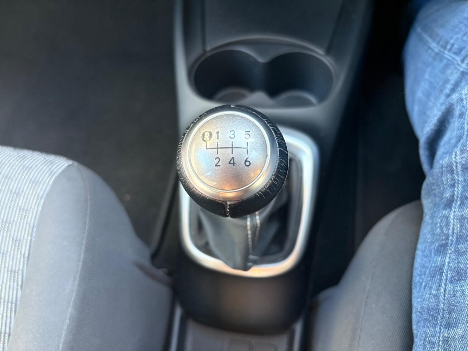 Used Toyota Yaris 2015 for sale - 76670739: Photo 12