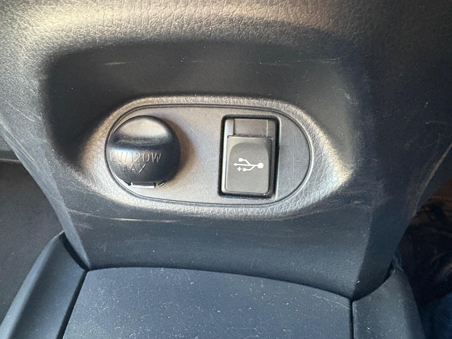 Used Toyota Yaris 2015 for sale - 76670739: Photo 17