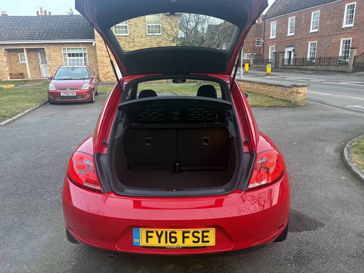 Used Volkswagen Beetle 2016 for sale - 77562524: Photo 11