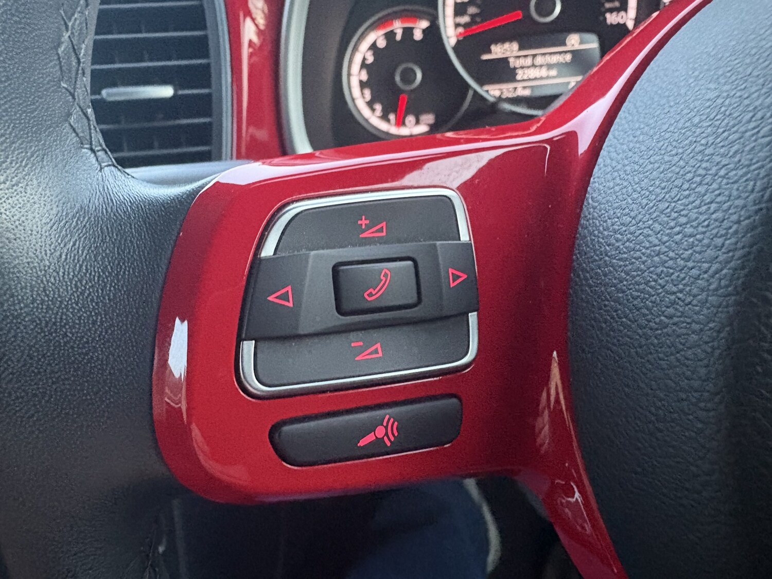 Used Volkswagen Beetle 2016 for sale - 77562524: Photo 24