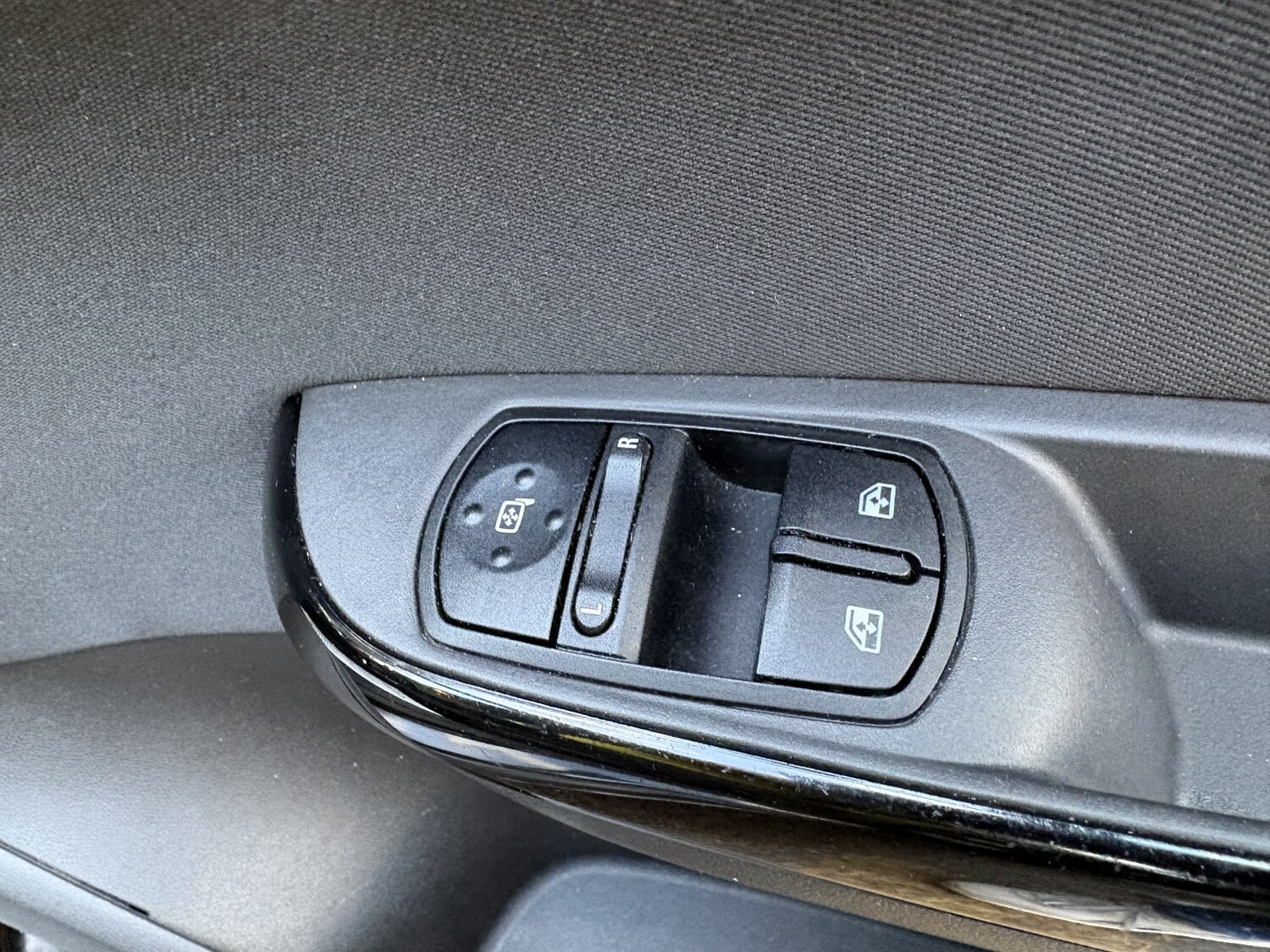 Used Vauxhall Corsa 2015 for sale - 77264398: Photo 14