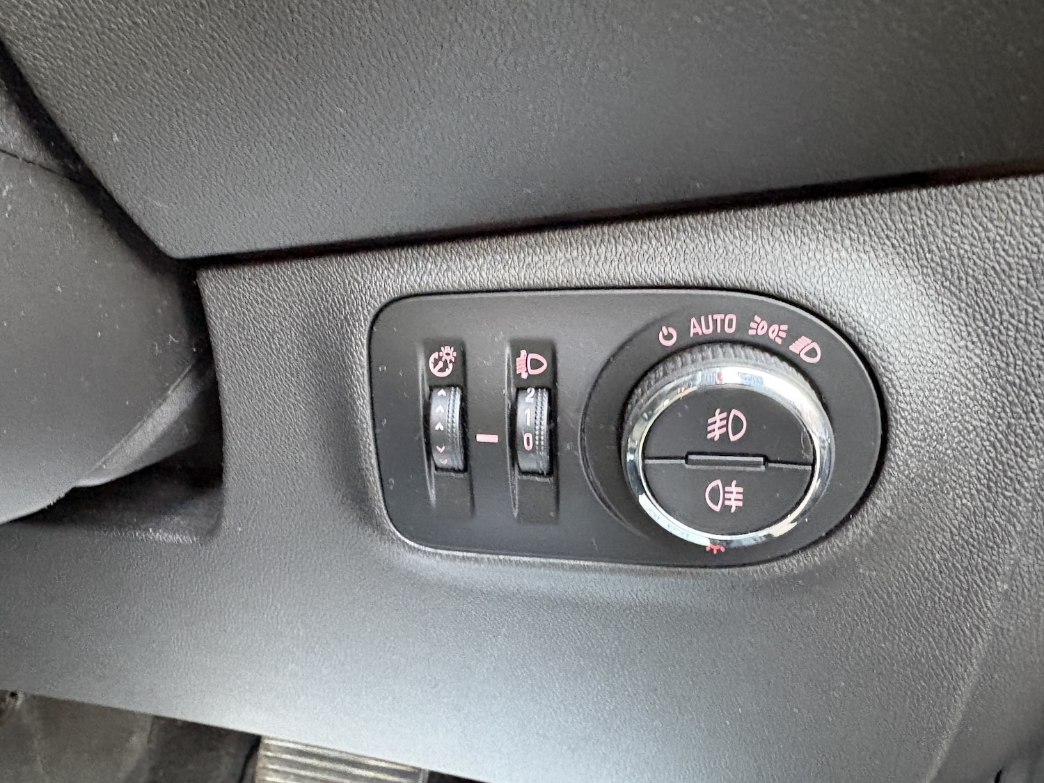 Used Vauxhall Corsa 2015 for sale - 77264398: Photo 15