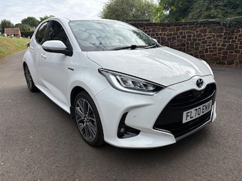 Used Toyota Yaris 2020 for sale - 76670750: Photo