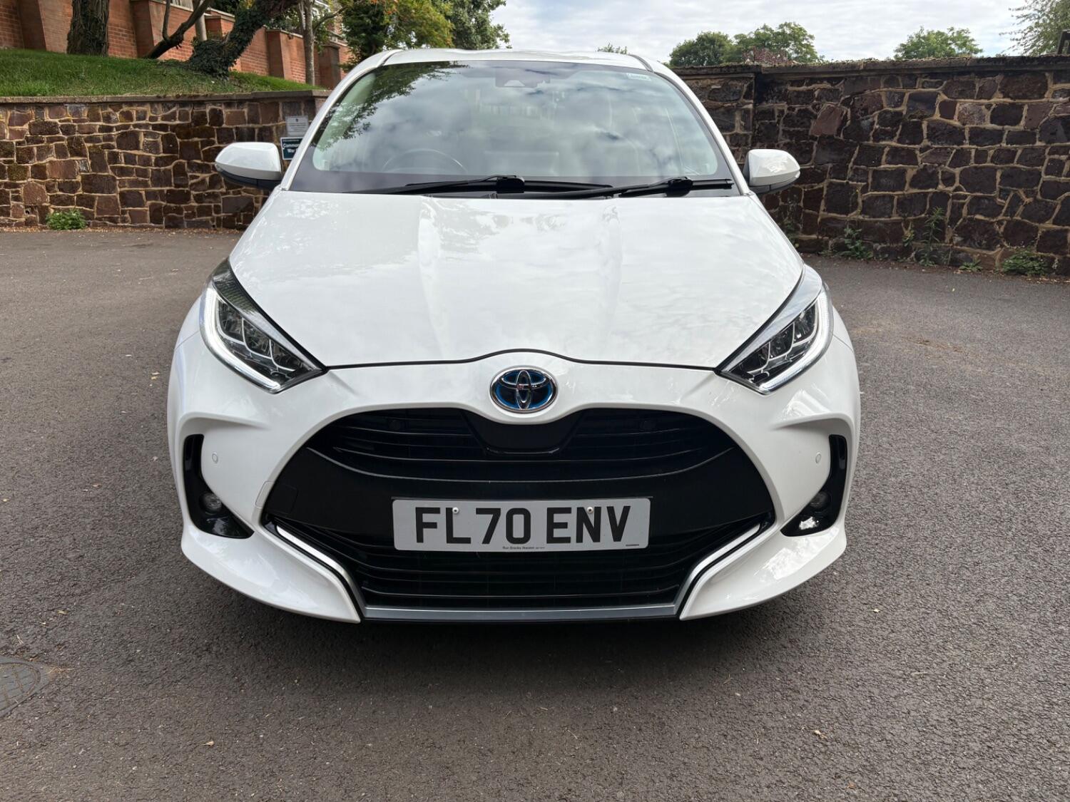 Used Toyota Yaris 2020 for sale - 76670750: Photo 2