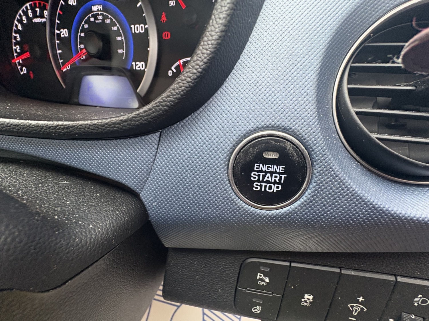 Used Hyundai i10 2016 for sale - 77065705: Photo 32