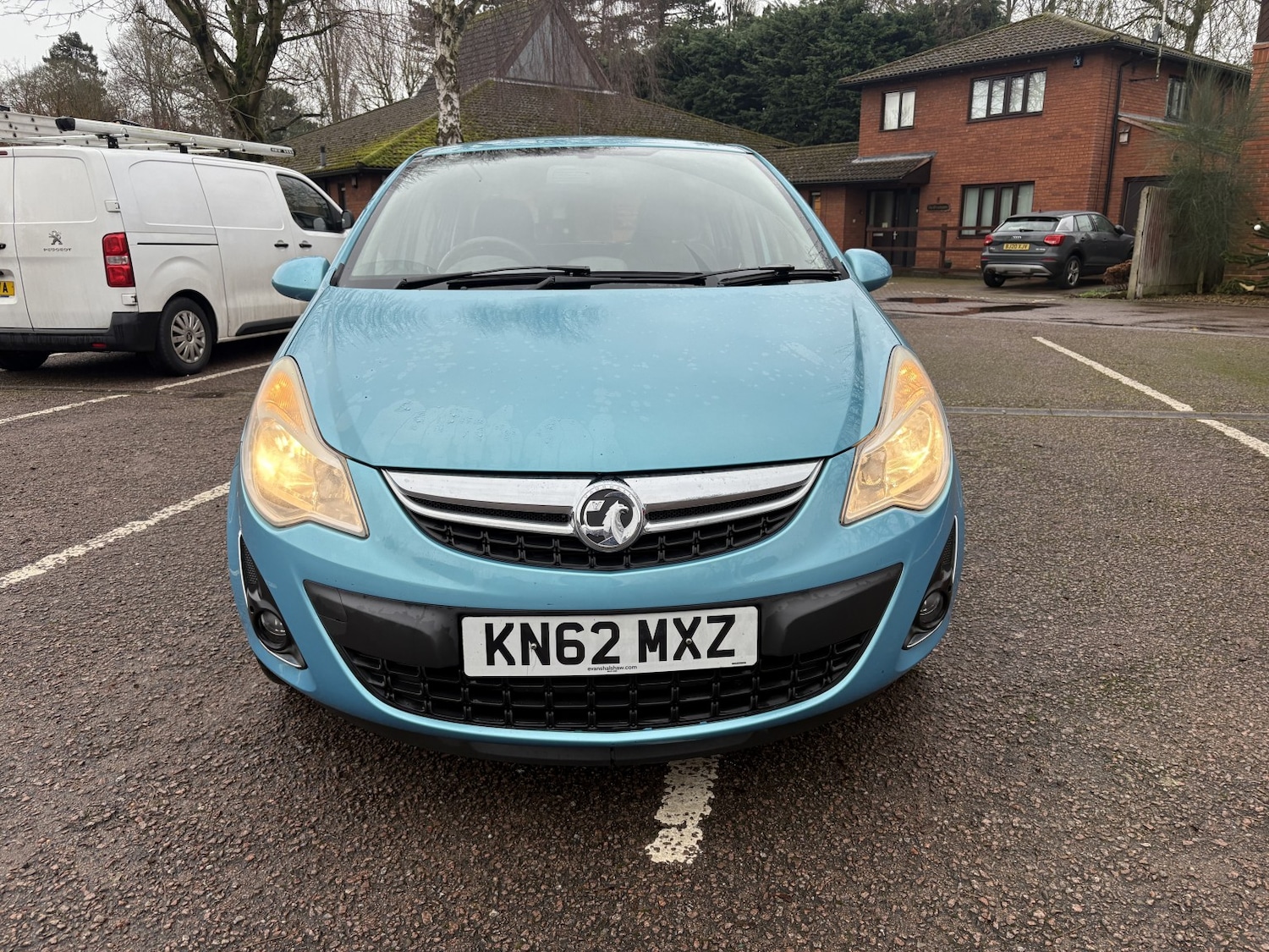 Used Vauxhall Corsa 2012 for sale - 77220495: Photo 2