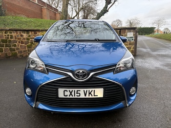 Used Toyota Yaris 2015 for sale - 77622399: Photo