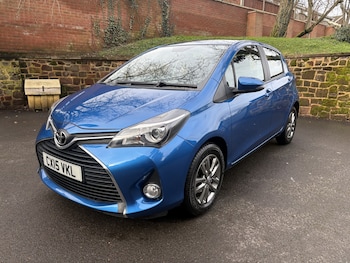 Used Toyota Yaris 2015 for sale - 77622399: Photo