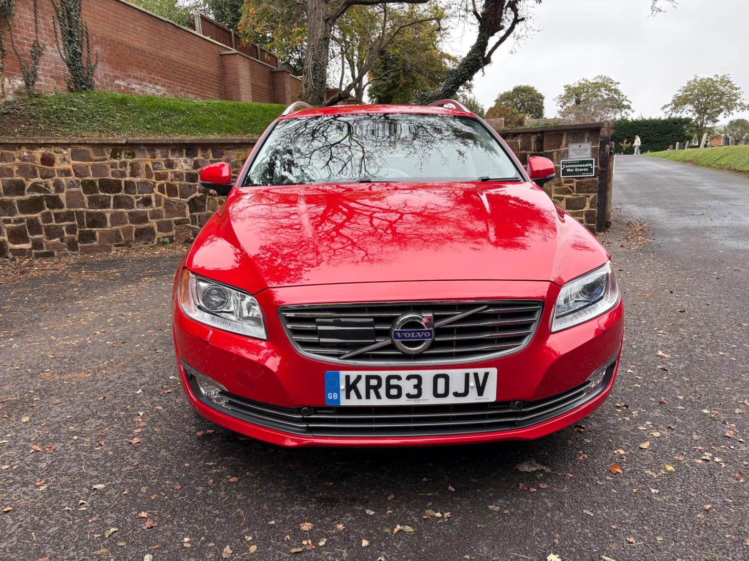 Used Volvo V70 2014 for sale - 76670799: Photo 2