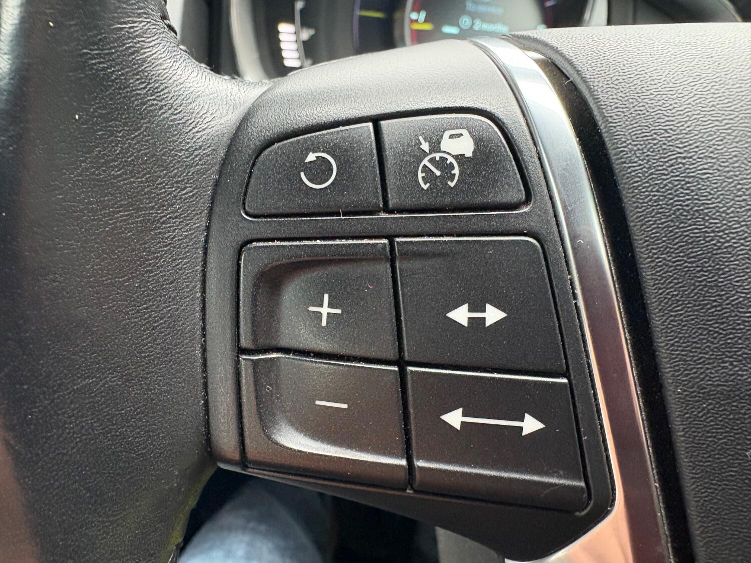 Used Volvo V70 2014 for sale - 76670799: Photo 35