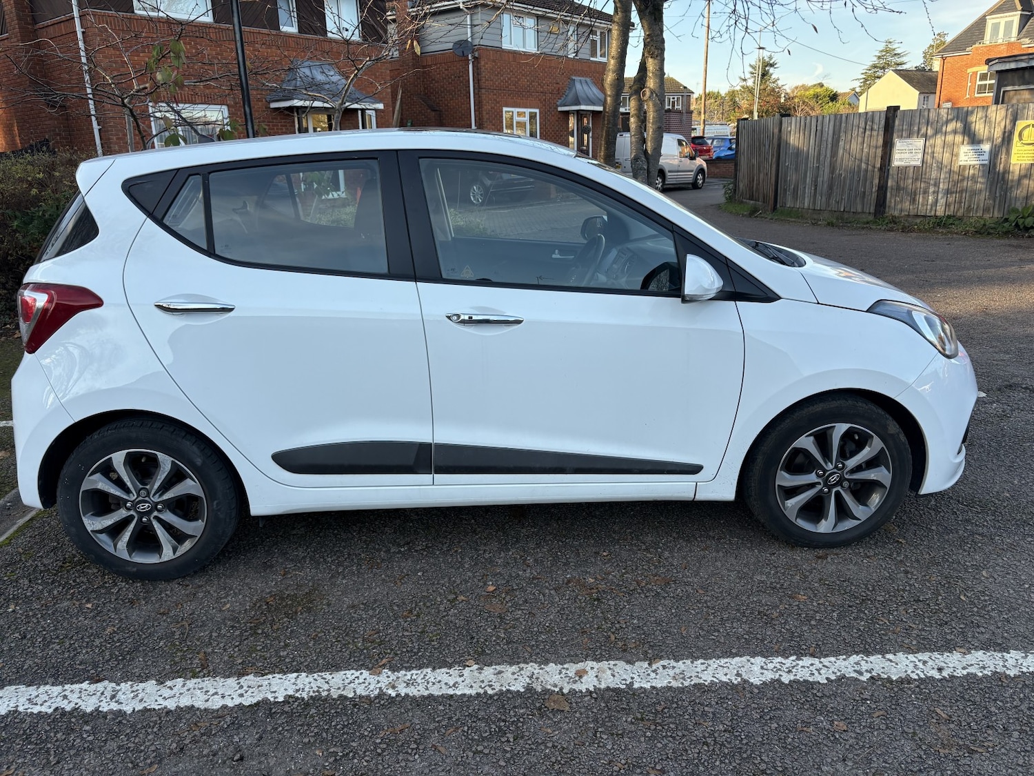 Used Hyundai i10 2016 for sale - 76670751: Photo 8