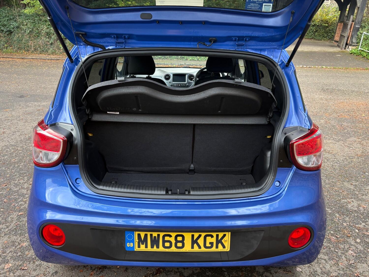 Used Hyundai i10 2018 for sale - 76670806: Photo 11