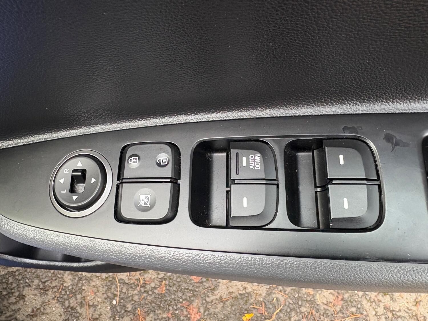 Used Hyundai i10 2018 for sale - 76670806: Photo 17