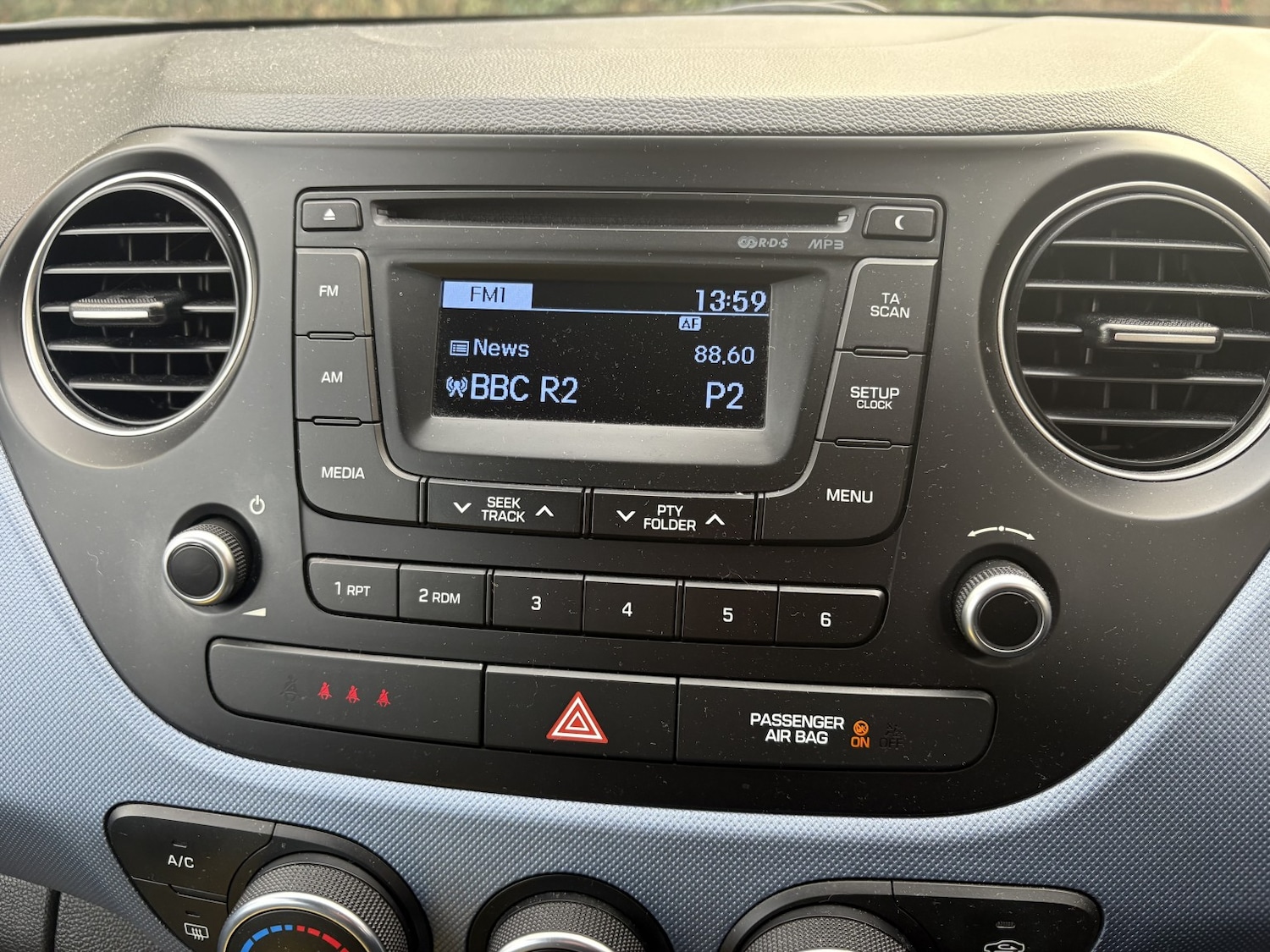 Used Hyundai i10 2015 for sale - 77189318: Photo 21