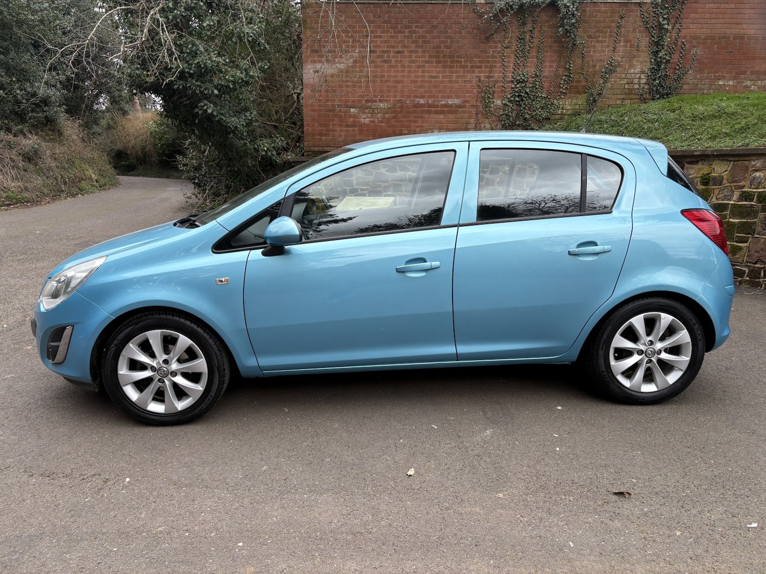 Used Vauxhall Corsa 2012 for sale - 77681773: Photo 4
