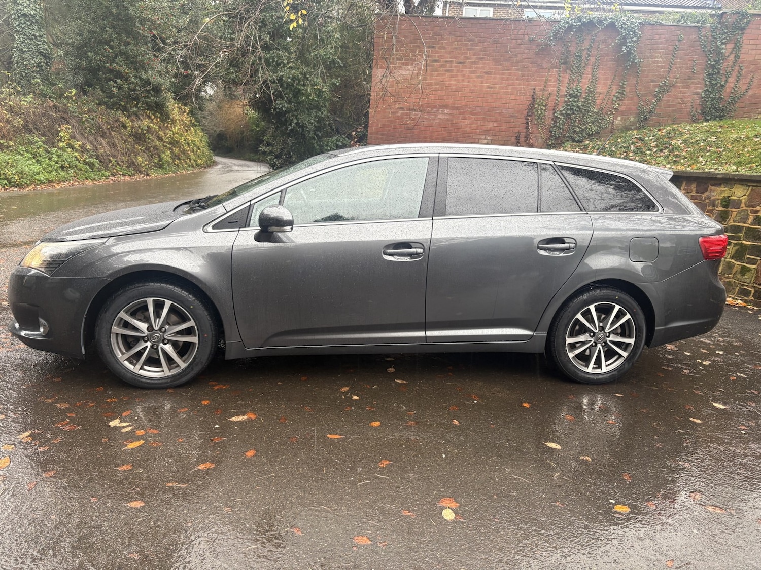 Used Toyota Avensis 2013 for sale - 77019067: Photo 5