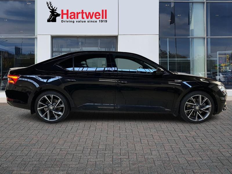 Used Skoda Superb 2023 for sale - 76738781: Photo 2