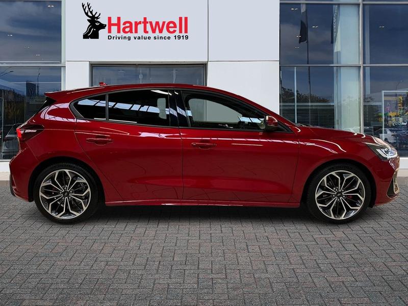 Used Ford Focus 2022 for sale - 77161103: Photo 2