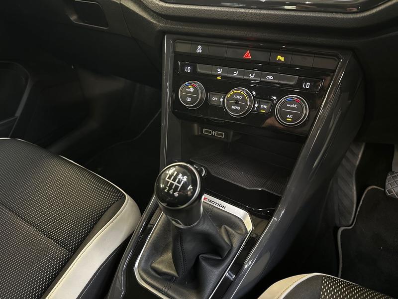 Used Volkswagen T-Roc 2018 for sale - 77270926: Photo 24