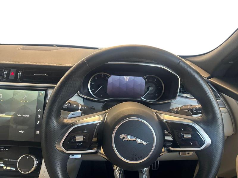 Used Jaguar F-Pace 2023 for sale - 76738767: Photo 14