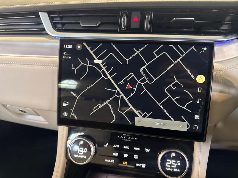 Used Jaguar F-Pace 2023 for sale - 76738767: Photo 21