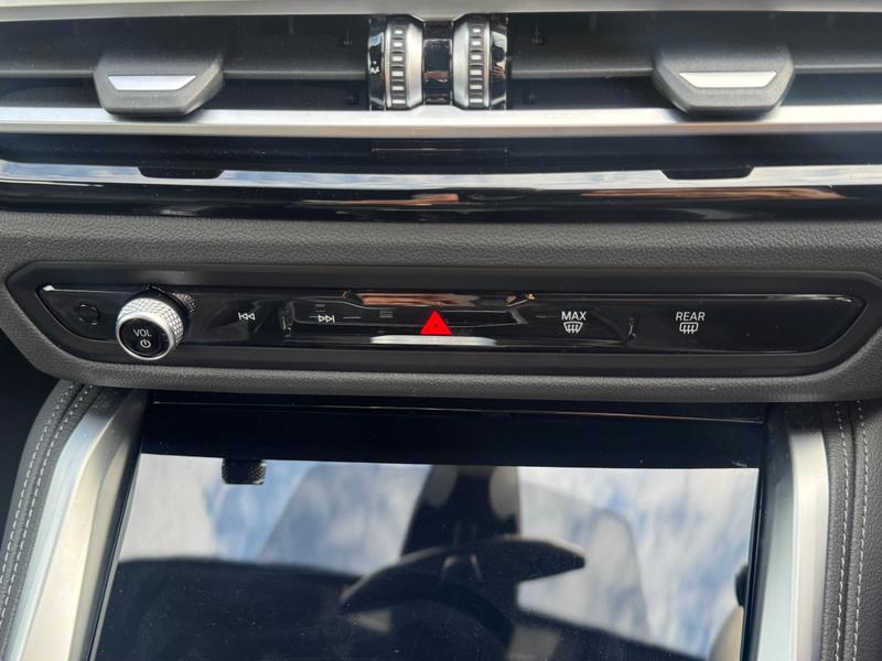 Used BMW i4 2023 for sale - 76738996: Photo 31