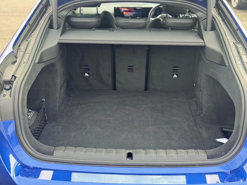 Used BMW i4 2023 for sale - 76738996: Photo 9