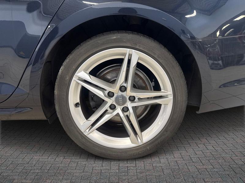 Used Audi A4 2017 for sale - 76738750: Photo 10