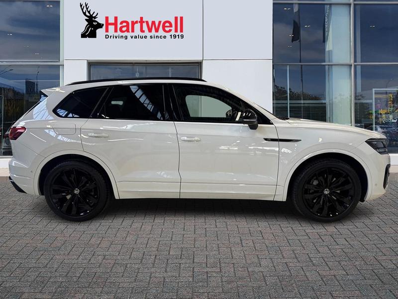 Used Volkswagen Touareg 2022 for sale - 76738763: Photo 2