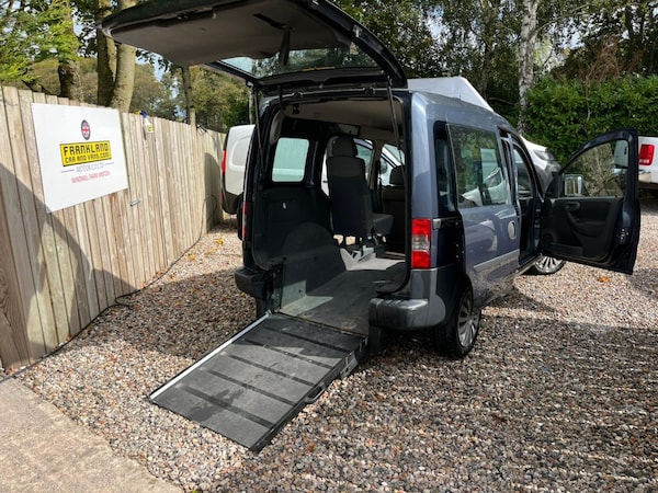 Used Vauxhall Combo 2010 for sale - 75893112: Photo 3