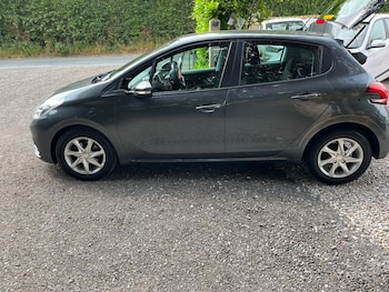 Used Peugeot 208 2016 for sale - 79564212: Photo