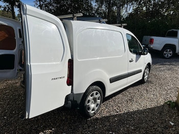 Used Peugeot Partner 2015 for sale - 76220538: Photo
