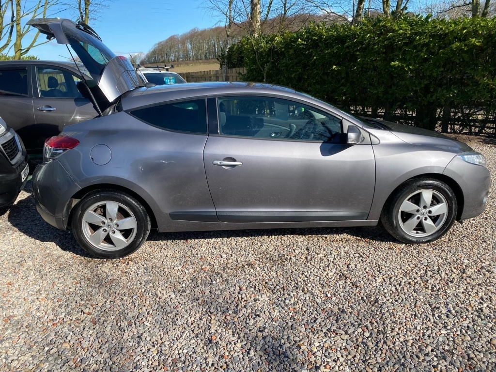 Used Renault Megane 2011 for sale - 76347342: Photo 6