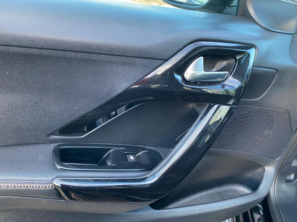 Used Peugeot 208 2015 for sale - 77379566: Photo 6