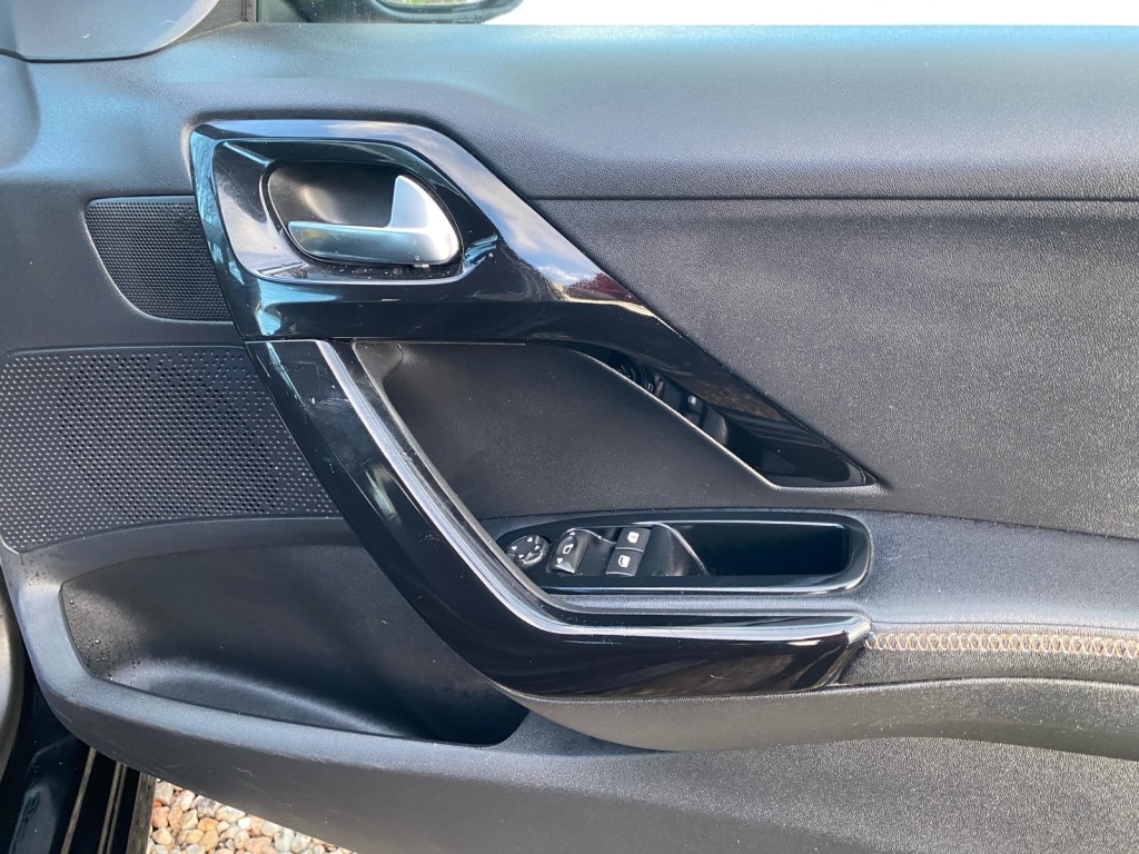 Used Peugeot 208 2015 for sale - 77379566: Photo 9