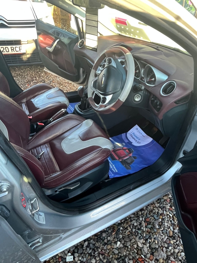 Used Ford Fiesta 2010 for sale - 77201539: Photo 15