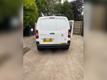 Used Peugeot Partner 2022 for sale - 75240231: Photo