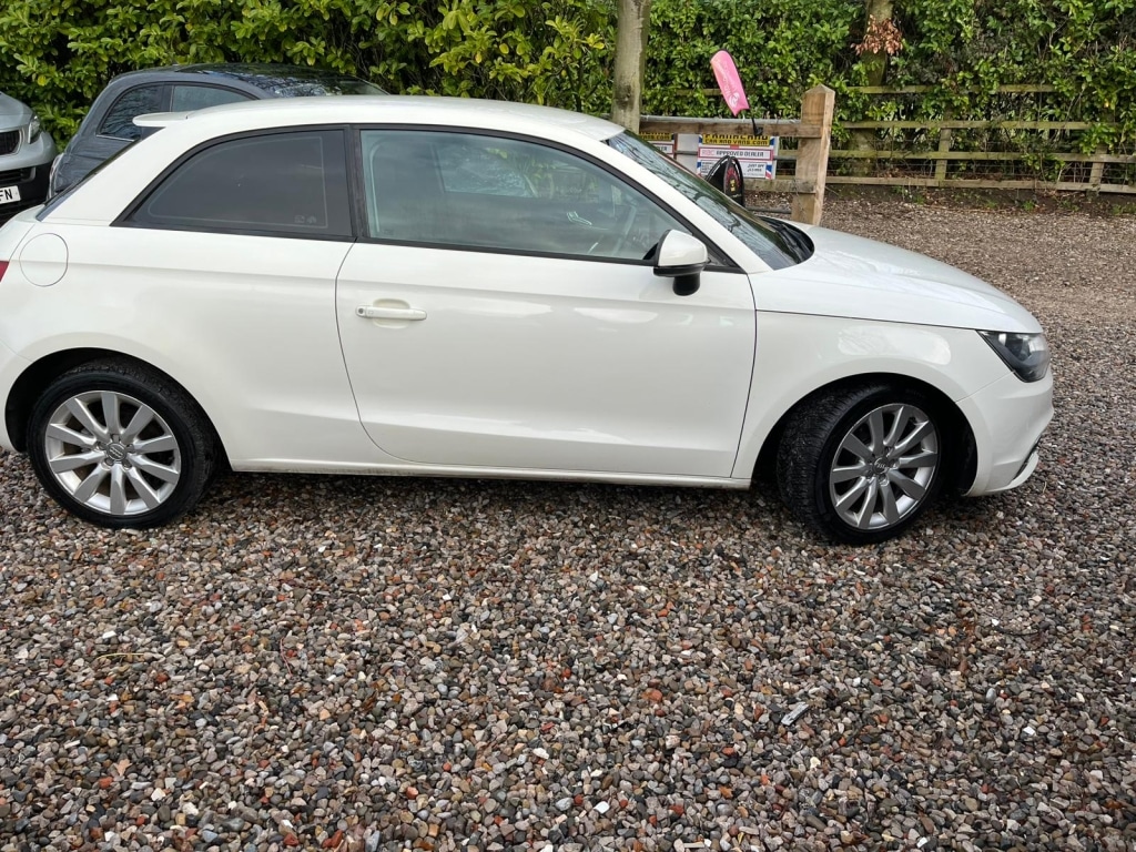 Used Audi A1 2013 for sale - 76853393: Photo 4