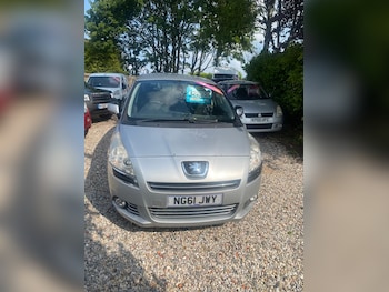 Used Peugeot 5008 2012 for sale - 75304870: Photo