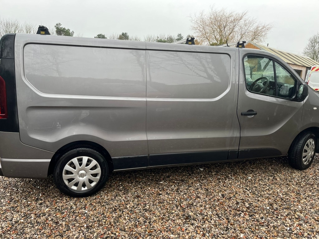 Used Vauxhall Vivaro 2018 for sale - 77385471: Photo 2