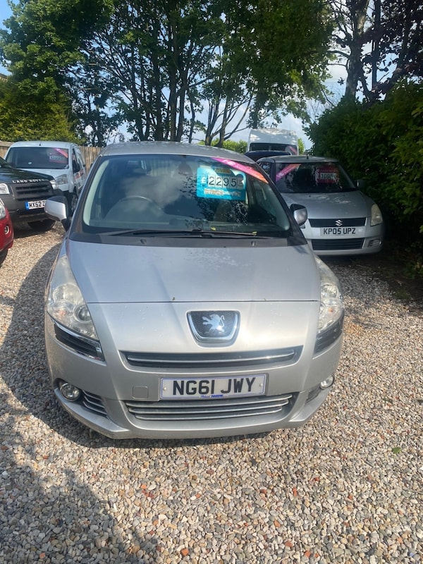 Used Peugeot 5008 2012 for sale - 76305753: Photo 1