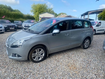Used Peugeot 5008 2012 for sale - 76305753: Photo 4
