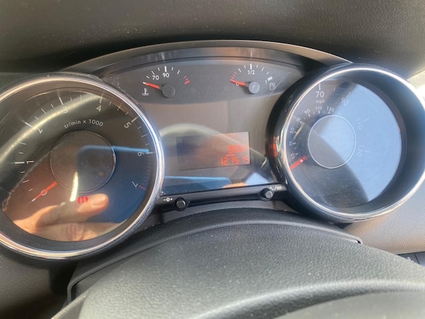 Used Peugeot 5008 2012 for sale - 76305753: Photo 6