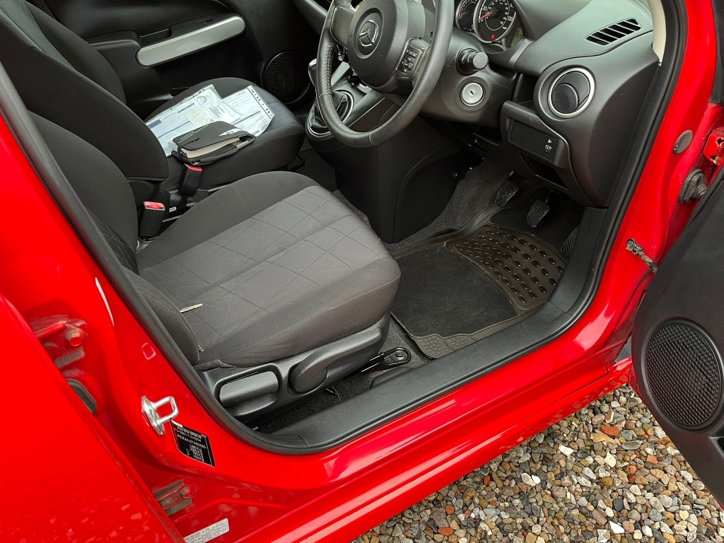 Used Mazda Mazda2 2012 for sale - 77518556: Photo 9