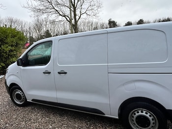 Used Vauxhall Vivaro 2022 for sale - 77573050: Photo